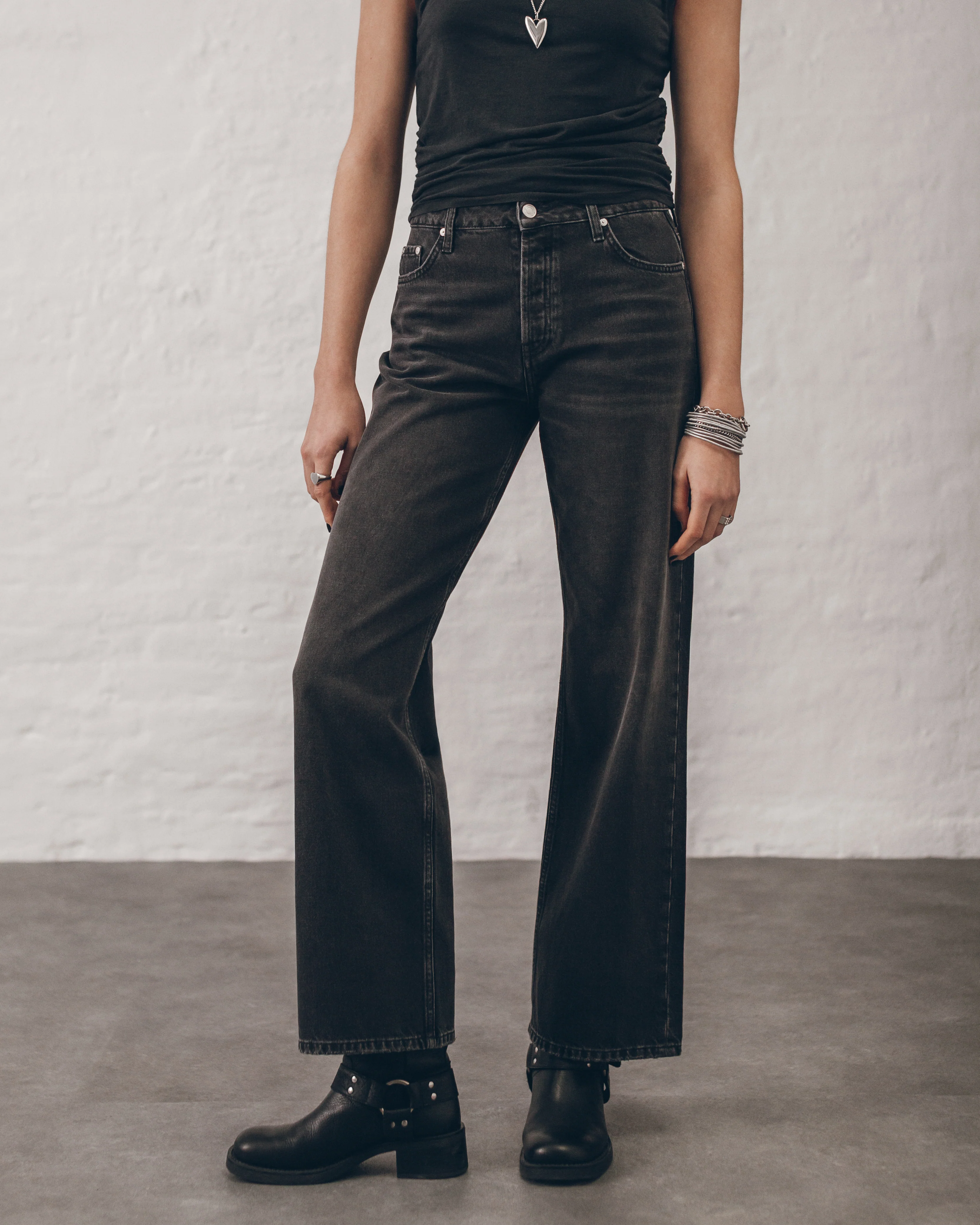 The Black Loose Jeans - Image 3