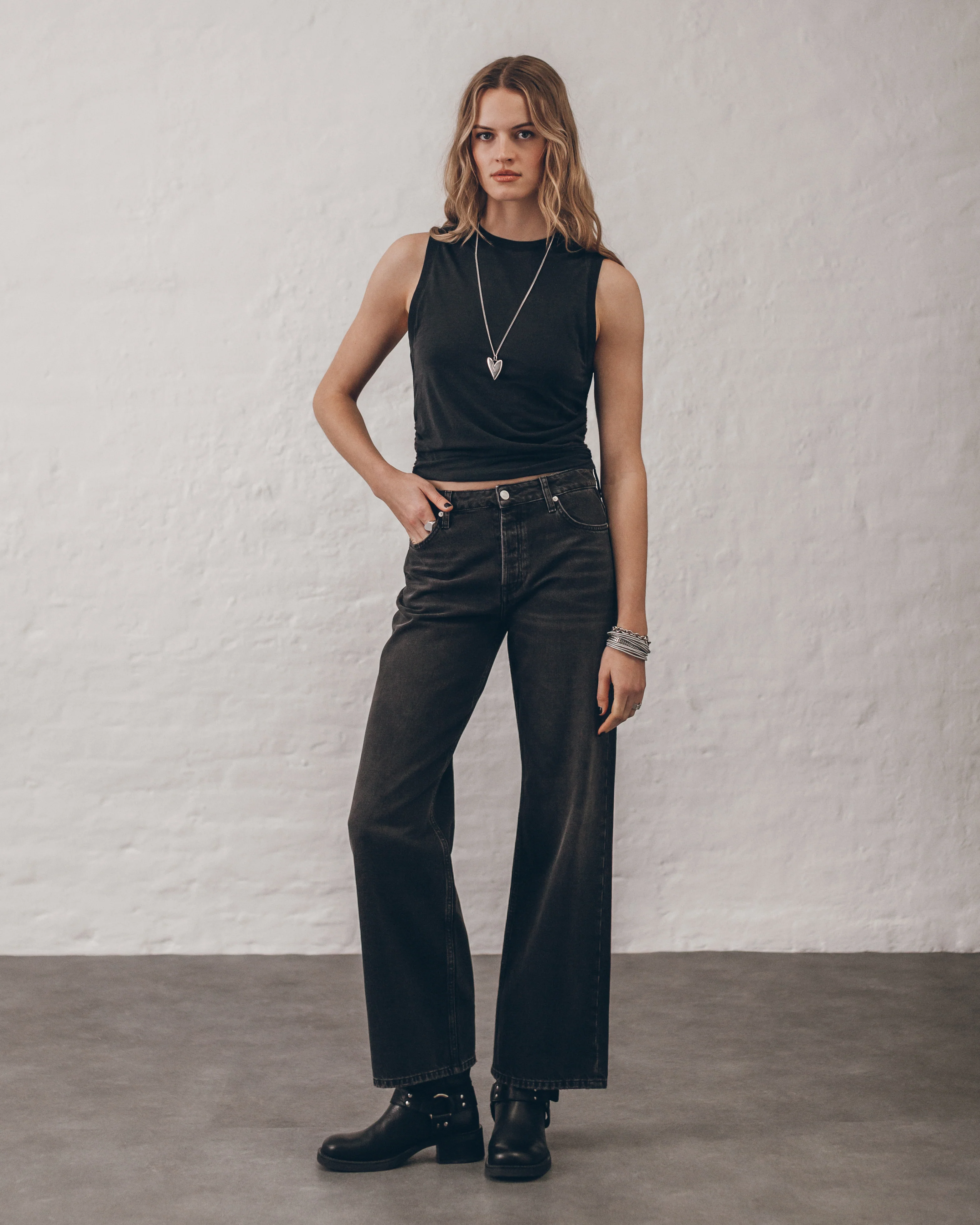 The Black Loose Jeans - Image 5