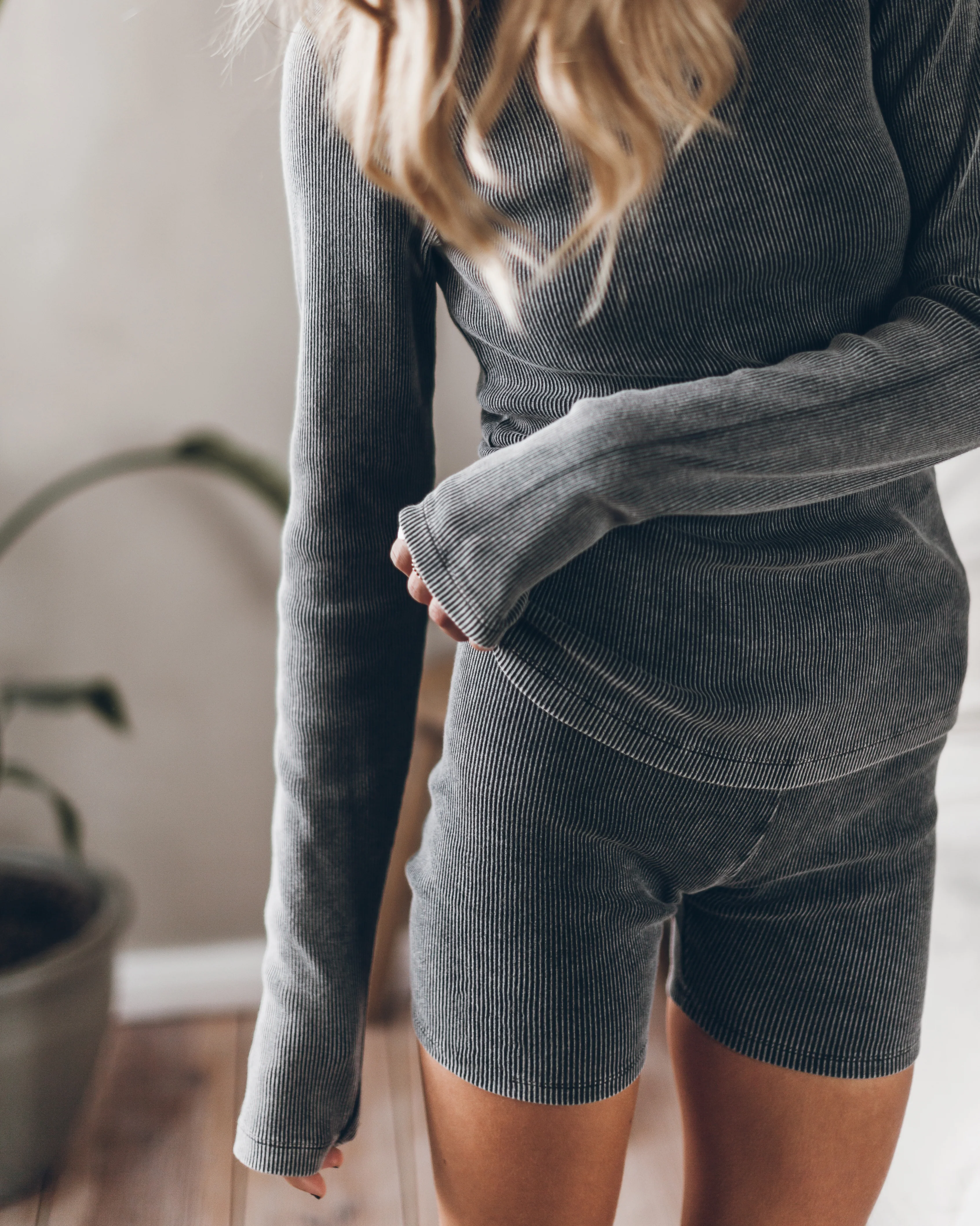 The Dark Ribbed Longsleeve - Image 7