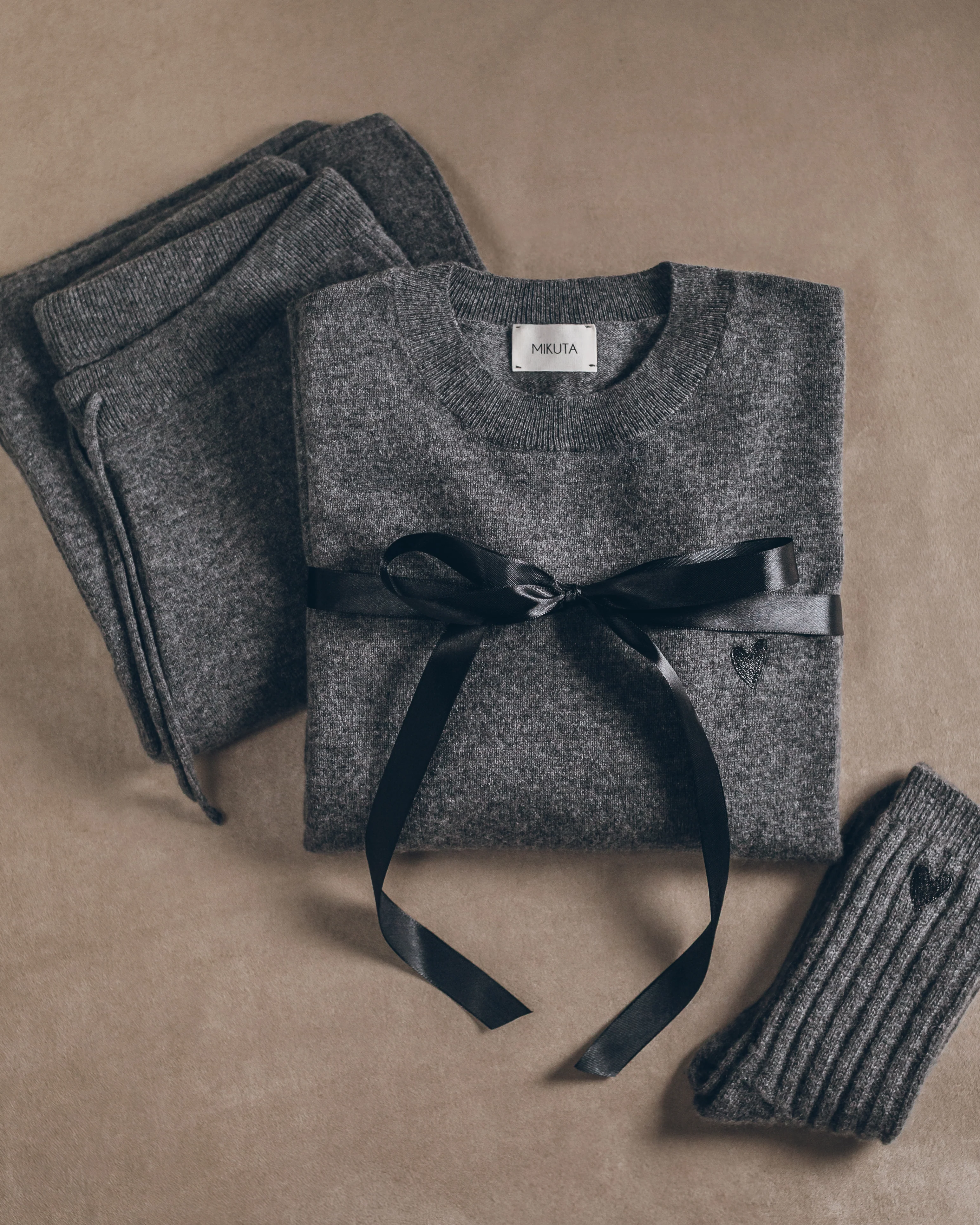The Grey Cashmere Knitted Sweater - Image 7