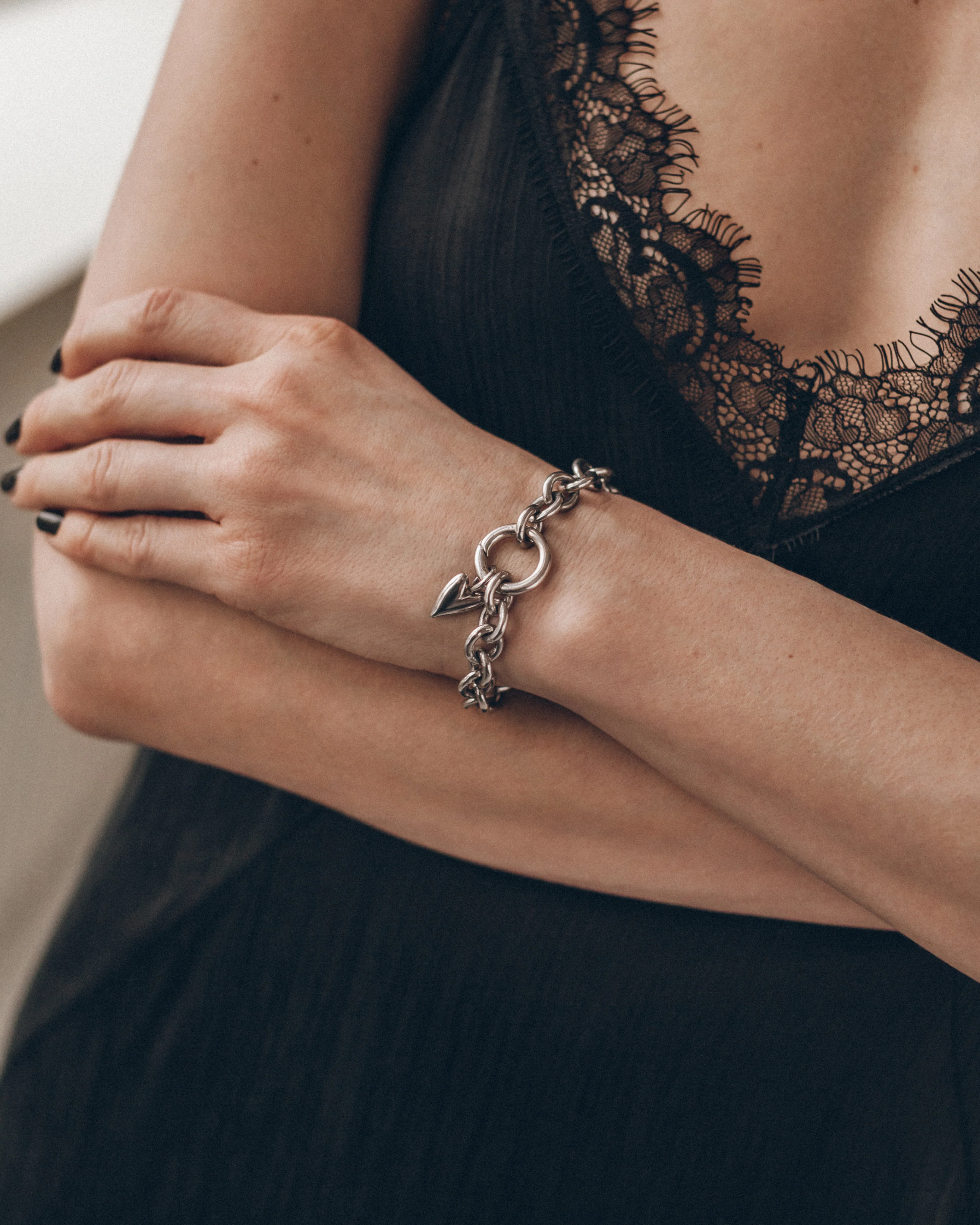 The Chunky Chain Bracelet - Image 8